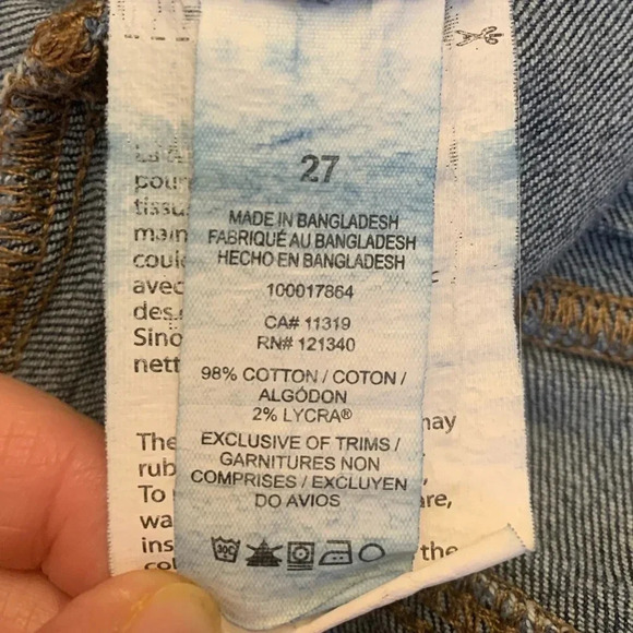 Dynamite Ultra High Waist Mom Denim Shorts
Size 27 - Picture 6 of 8